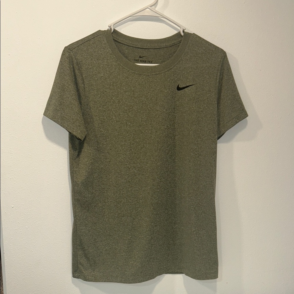 Nike Women’s Green Short Sleeve Tee